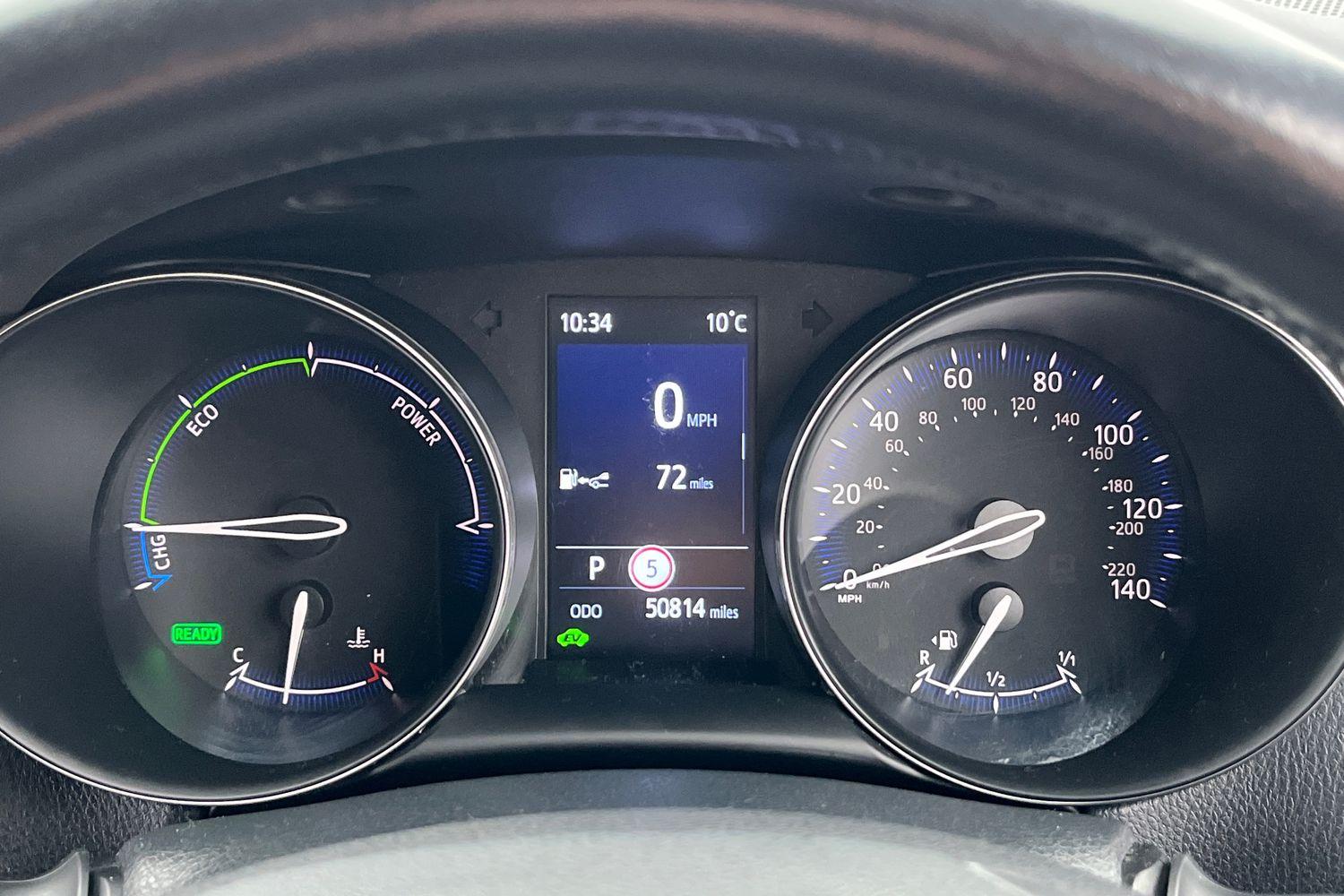 Toyota C-HR Photo 12