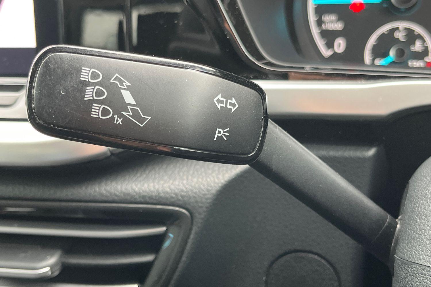 Ford TOURNEO CONNECT Photo 13
