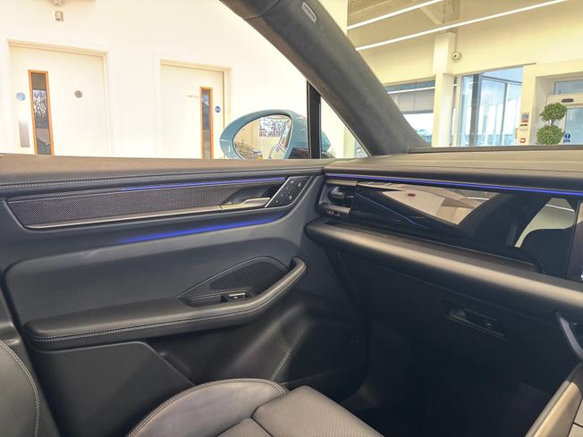 PORSCHE Macan Photo 33