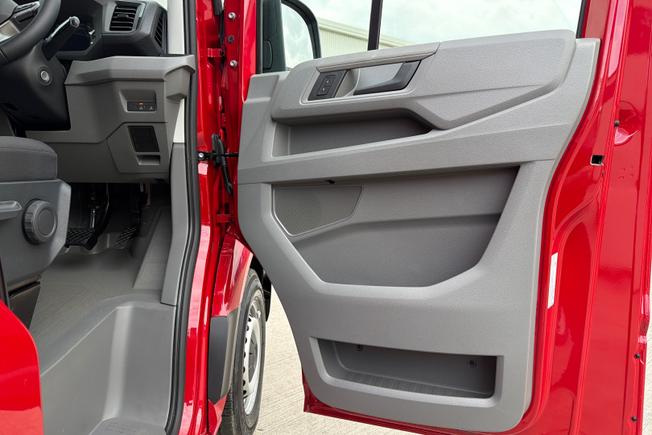 VOLKSWAGEN Crafter Photo 35