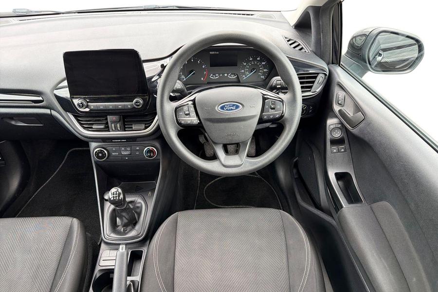 Ford FIESTA Photo autoimg-5cc8d0e8e4a6e60334b02146e9184761b89252d2.jpg