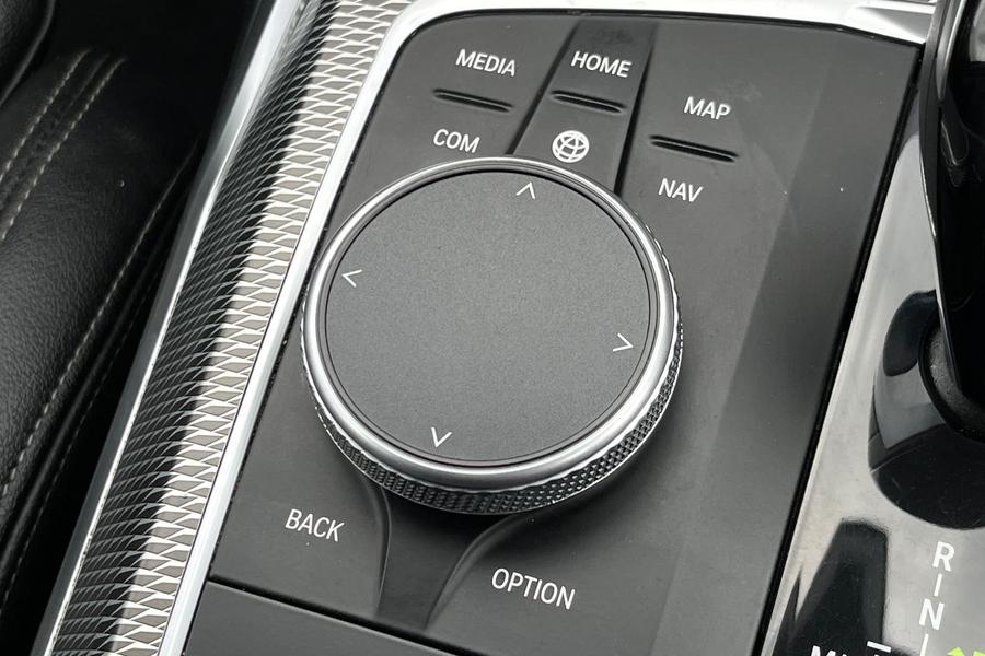 BMW 3 Series Photo autoimg-5cc964577fa56d50434abd2e1de2876b86fe2c4d.jpg