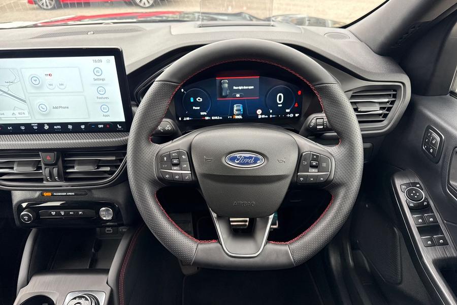 Ford Kuga Photo autoimg-5ccd0e69ed2ce081817b47bd689c1aeb3172aea6.jpg