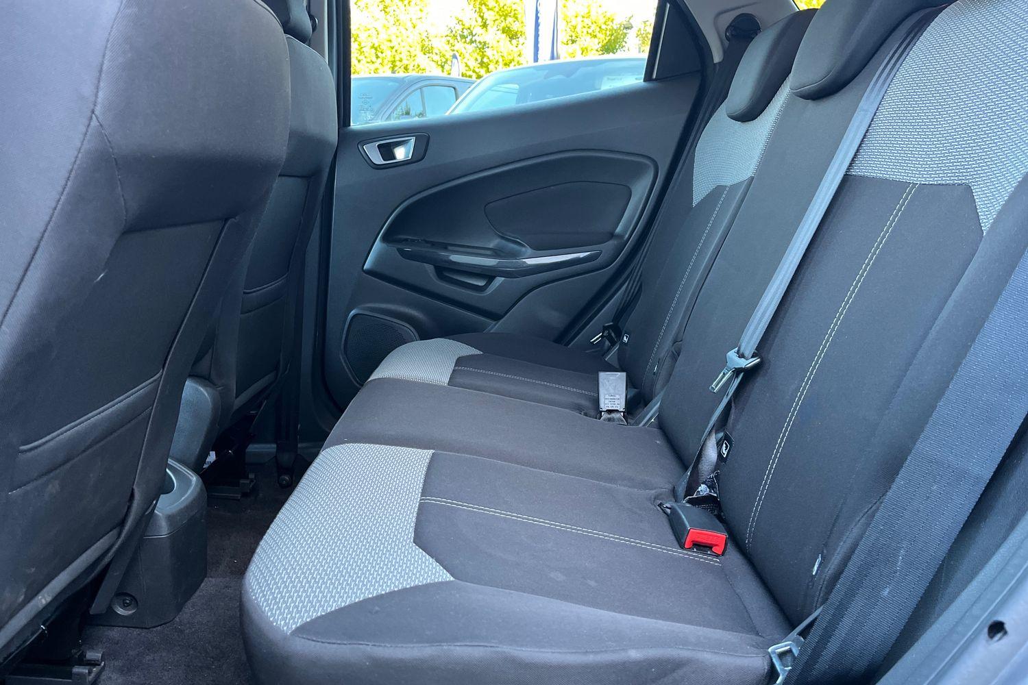 Ford ECOSPORT Photo 19