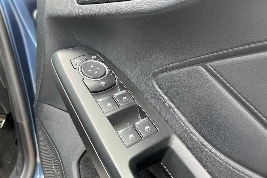 Ford FOCUS Photo autoimg-5cd186b3bd76143df458a862e286f85d9feee6b5.jpg