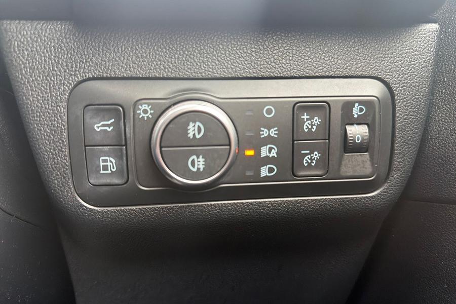 Ford KUGA Photo autoimg-5cdaf900313c3e86419f232a624bacace900c9e3.jpg
