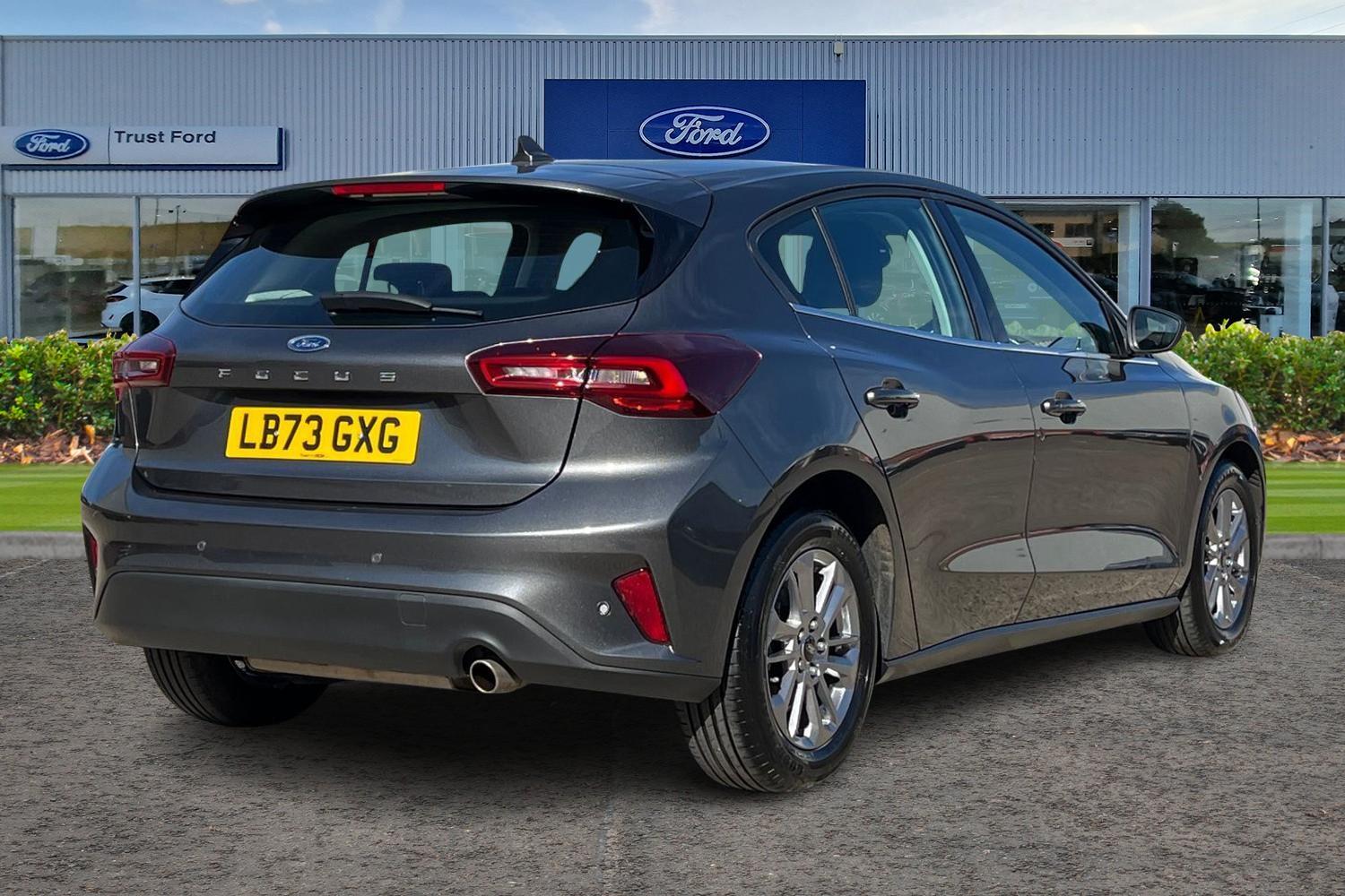Ford Focus Photo 3