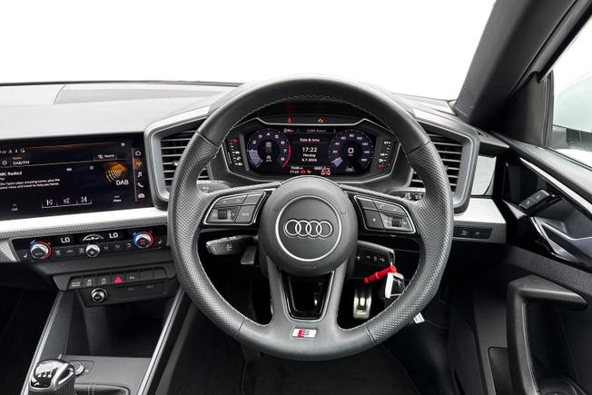 AUDI A1 Photo 11