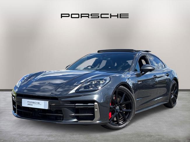 PORSCHE Panamera Photo 3