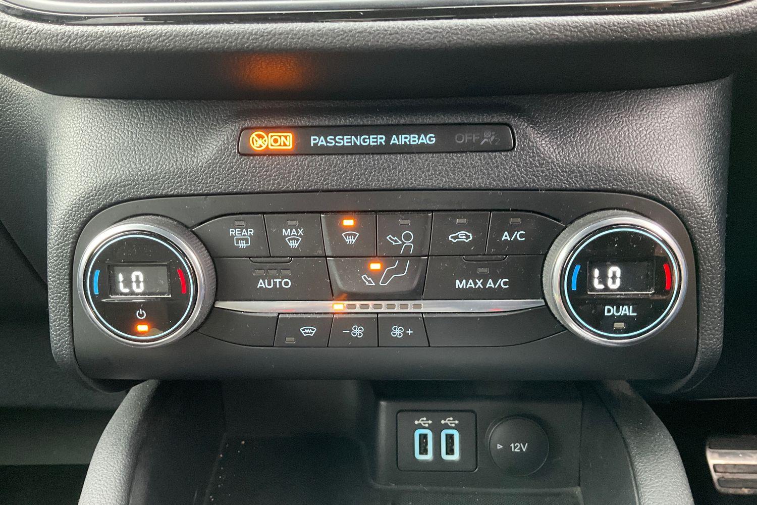Ford KUGA Photo 29