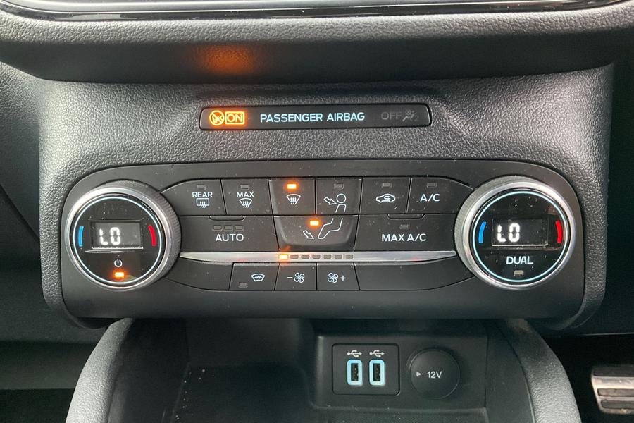 Ford KUGA Photo autoimg-5ce226e05d66197da145ad6a15f788e71acee8c9.jpg
