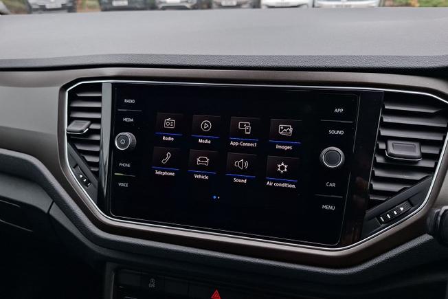 VOLKSWAGEN T-Roc Photo 13