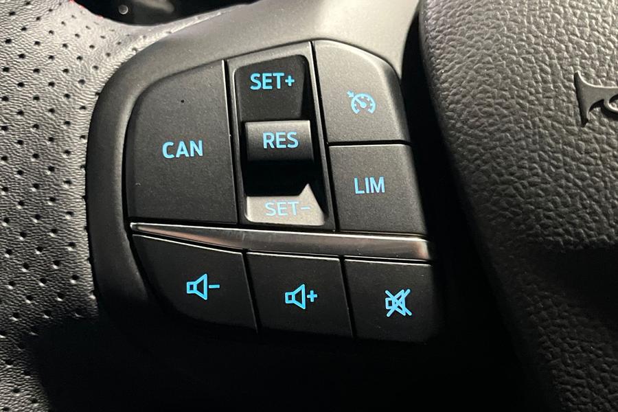 Ford Focus Photo autoimg-5ce594434ab53d365602d0513158f4c28933c958.jpg