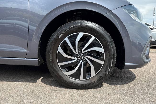 VOLKSWAGEN Polo Photo 5