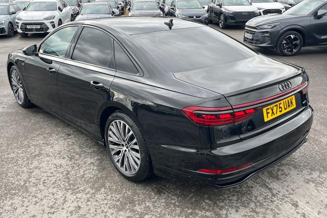 AUDI A8 Photo 24