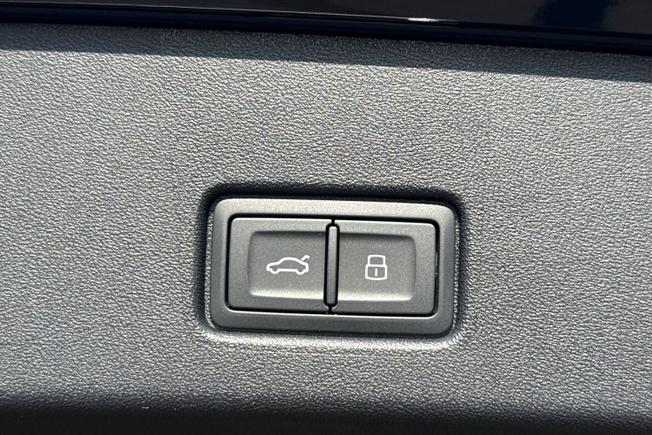 AUDI  Q4 SUV Photo 28