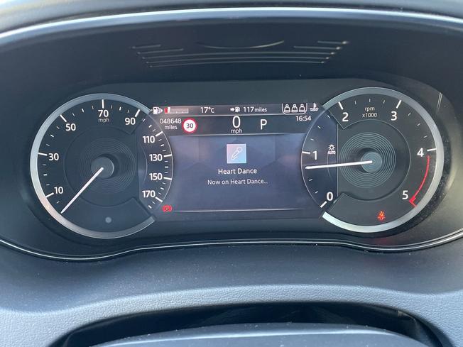 Jaguar E-PACE Photo 15