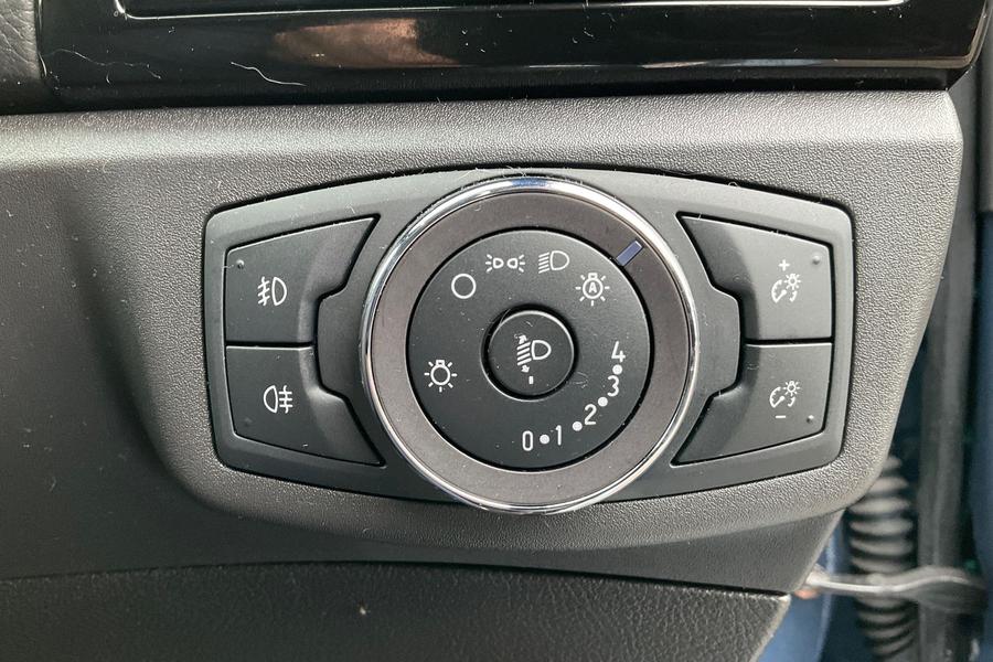 Ford MONDEO Photo autoimg-5cf0021e737c8248b7736eff8c3fe91c445fd50c.jpg