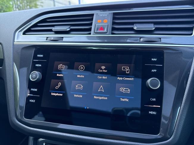 VOLKSWAGEN Tiguan Photo 13