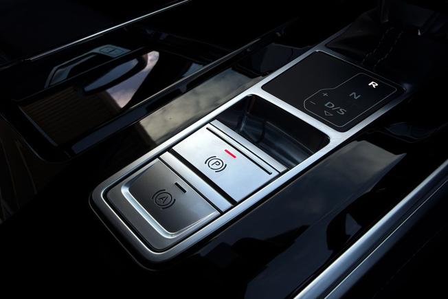 AUDI Rs6 Avant Photo 28