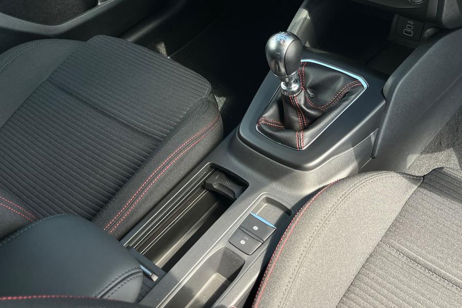 Ford FOCUS Photo autoimg-5cf6f5023d7e77670067b185c16bf66e6dcce495.jpg