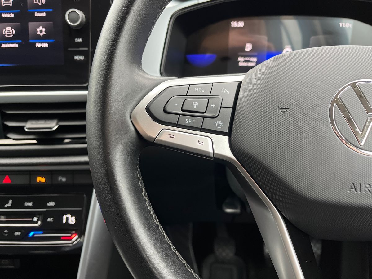 Volkswagen T-Roc Photo 15