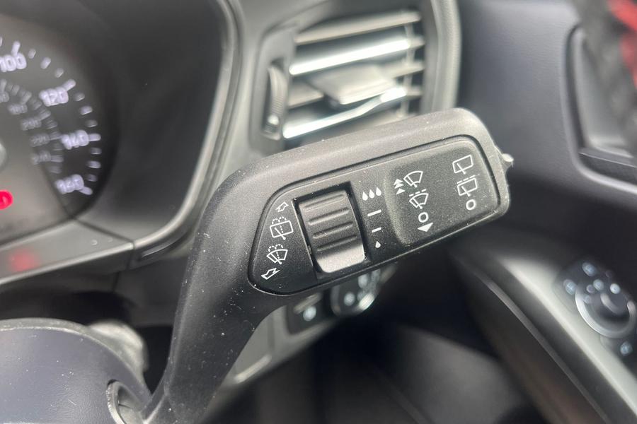 Ford FOCUS Photo autoimg-5cfa830e3e358647b6abe8197018868ab069d152.jpg
