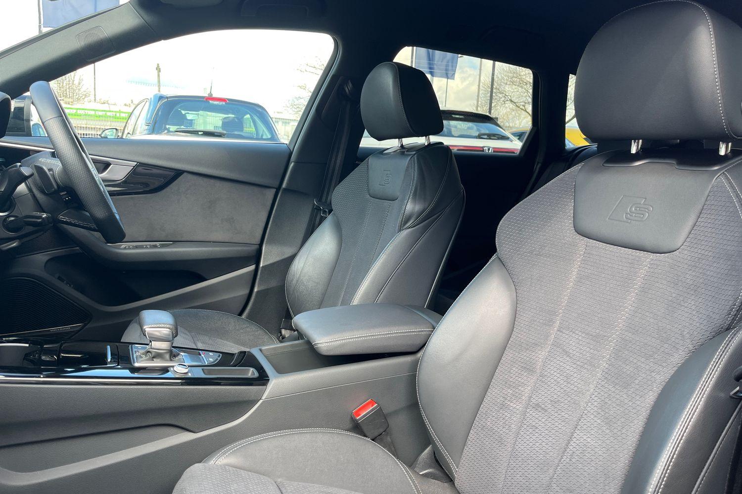Audi A4 Photo 18