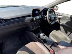 FORD Kuga Photo 2