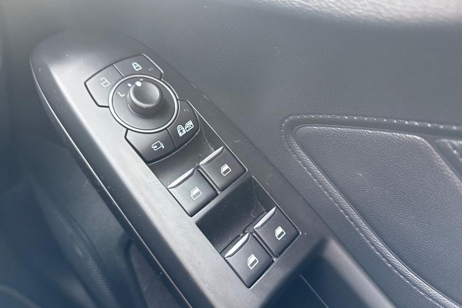 Ford FOCUS Photo autoimg-5d062245f95ccfda2c021881b841b835c5e70f28.jpg