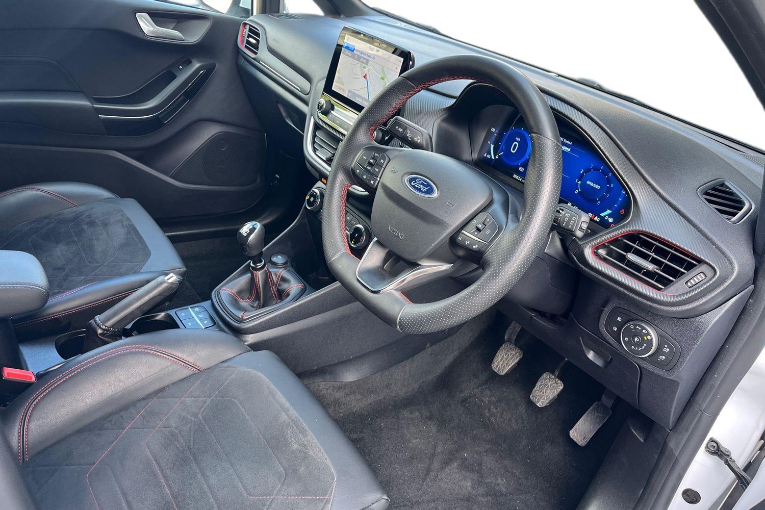Ford Fiesta Photo 8