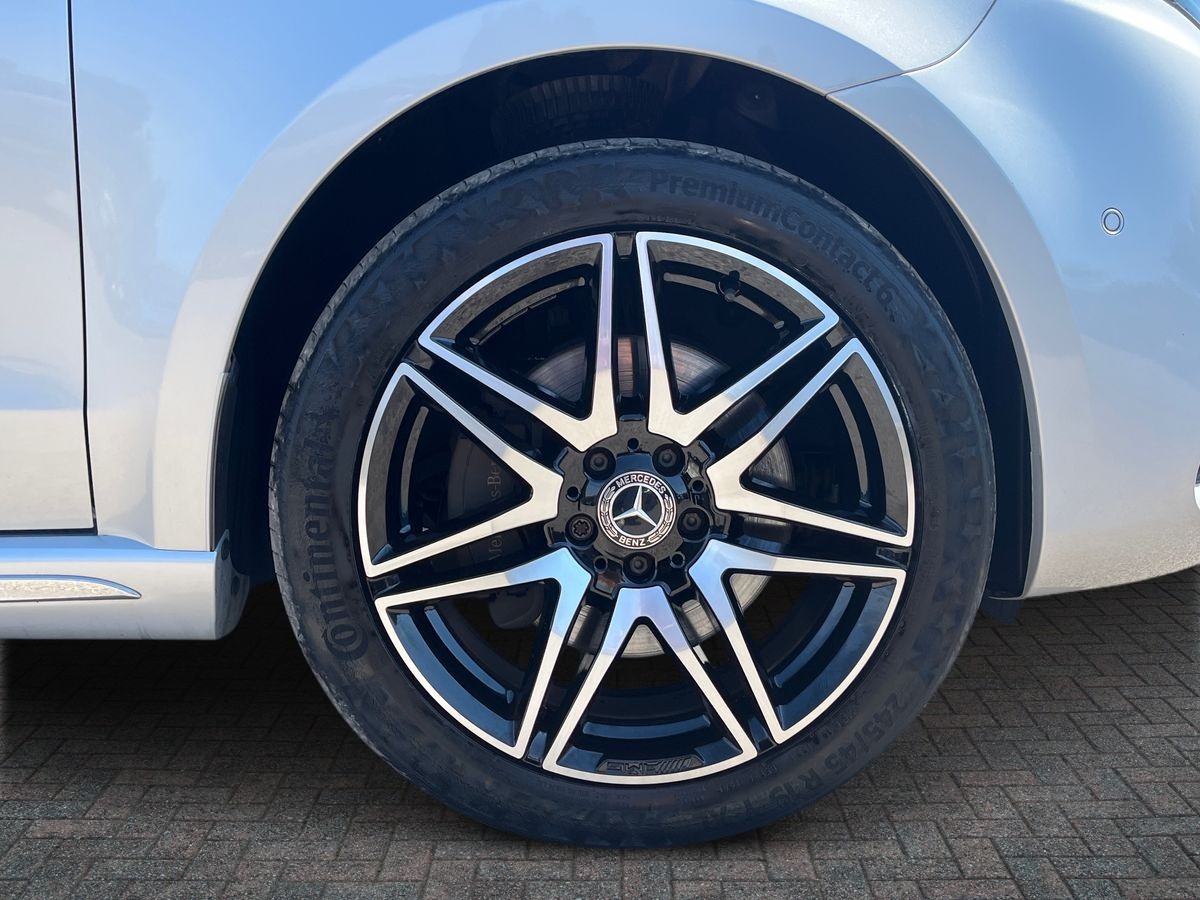 Mercedes-Benz V Class Photo 8