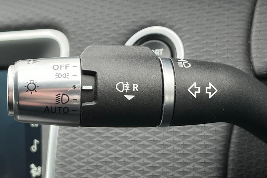Land Rover RANGE ROVER EVOQUE Photo autoimg-5d0f1064c26183a3cd2872bb54ab56fd2be13857.jpg