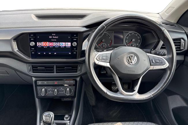 VOLKSWAGEN T-Cross Photo 11