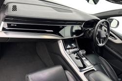 AUDI Q8 Photo 2