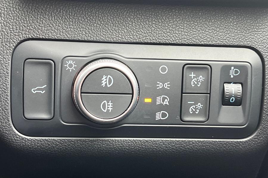 Ford KUGA Photo autoimg-5d1299a898abd6926c5731ca6d1b537fe81c336a.jpg