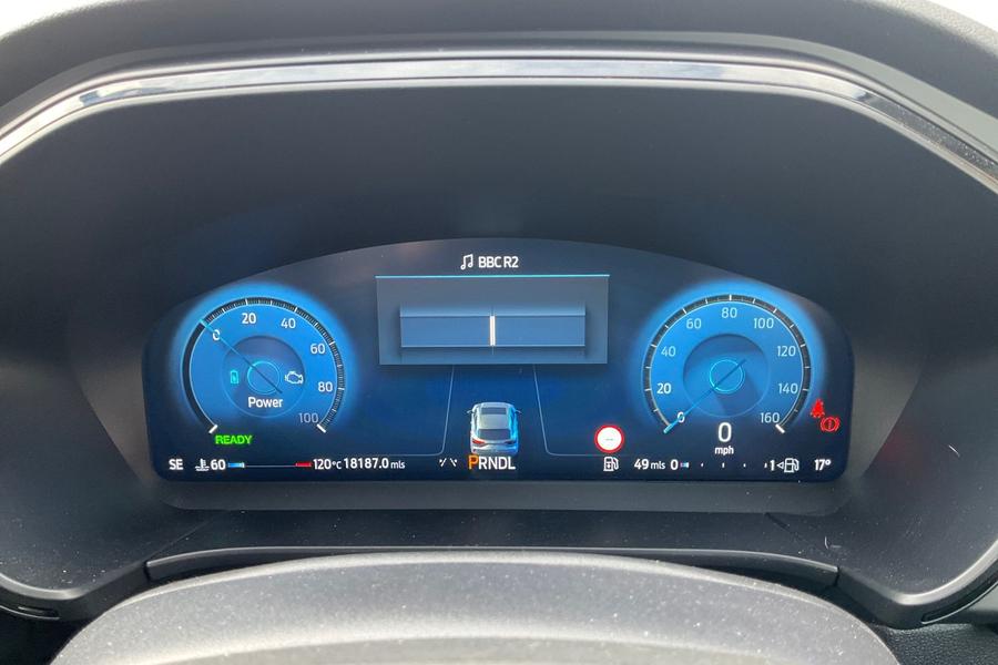 Ford KUGA Photo autoimg-5d16ed67b8d7a785690aa81d70cd4305d87bd941.jpg