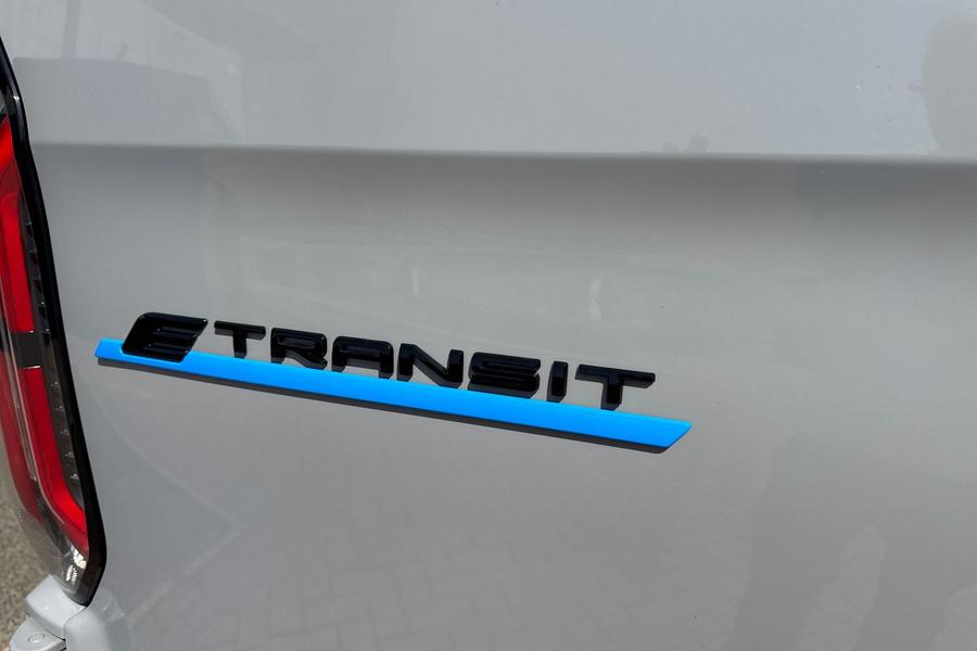 Ford E-TRANSIT CUSTOM Photo autoimg-5d1a2992c403311be925bb87f6403d0f7c35e72b.jpg