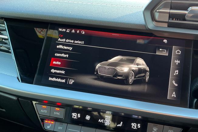 AUDI S3 Photo 31