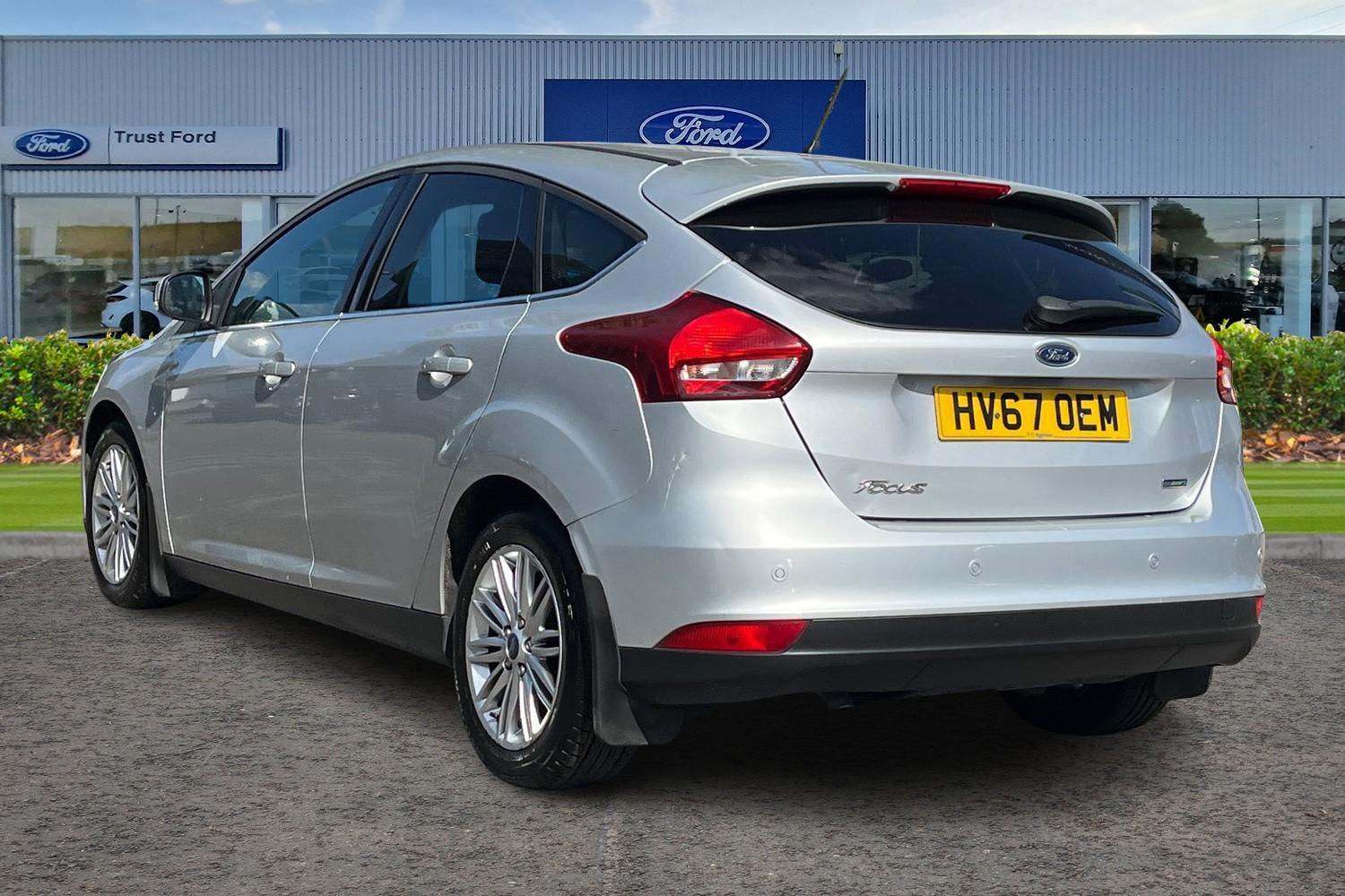 Ford FOCUS Photo 1
