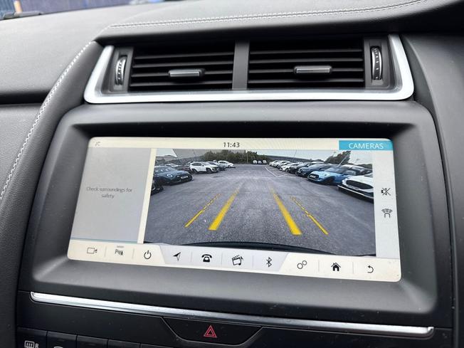 JAGUAR E-Pace Photo 38