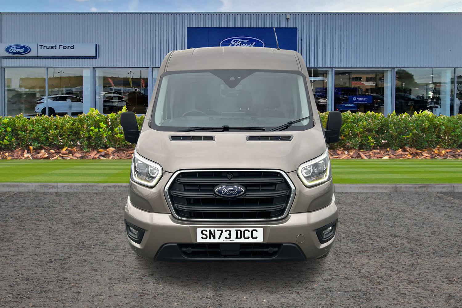 Ford Transit Photo 12