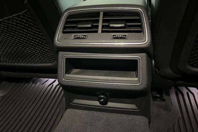 AUDI A6 Avant Photo 30