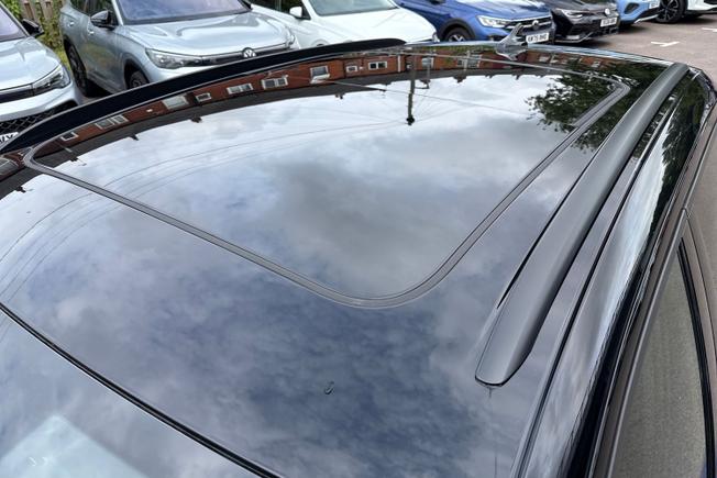 VOLKSWAGEN T-Roc Photo 25
