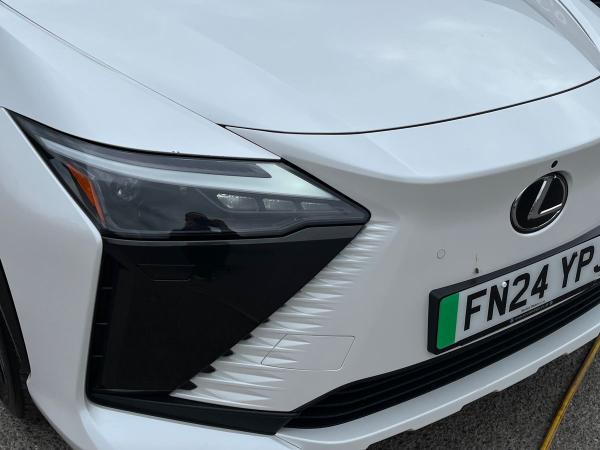 Lexus RZ Photo autoimg-5d278e08aa303963642bee4ecca244a726cd0fd1.jpg