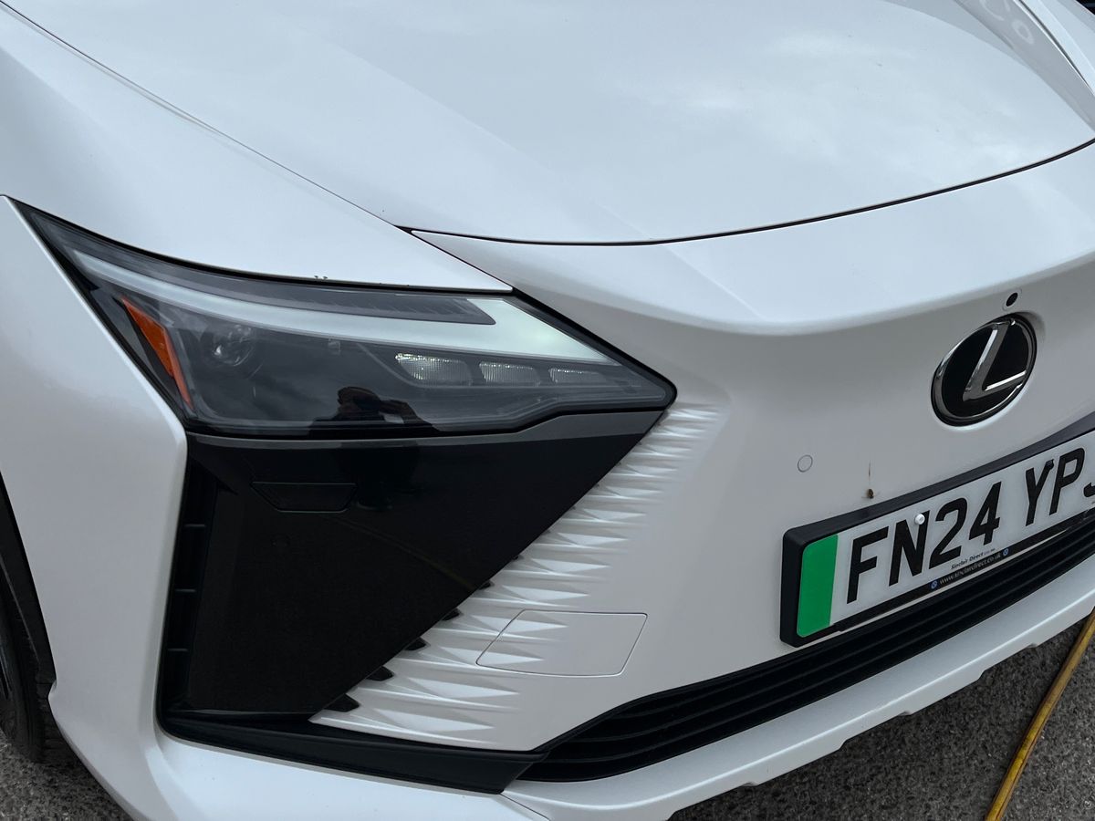 Lexus RZ Photo 18