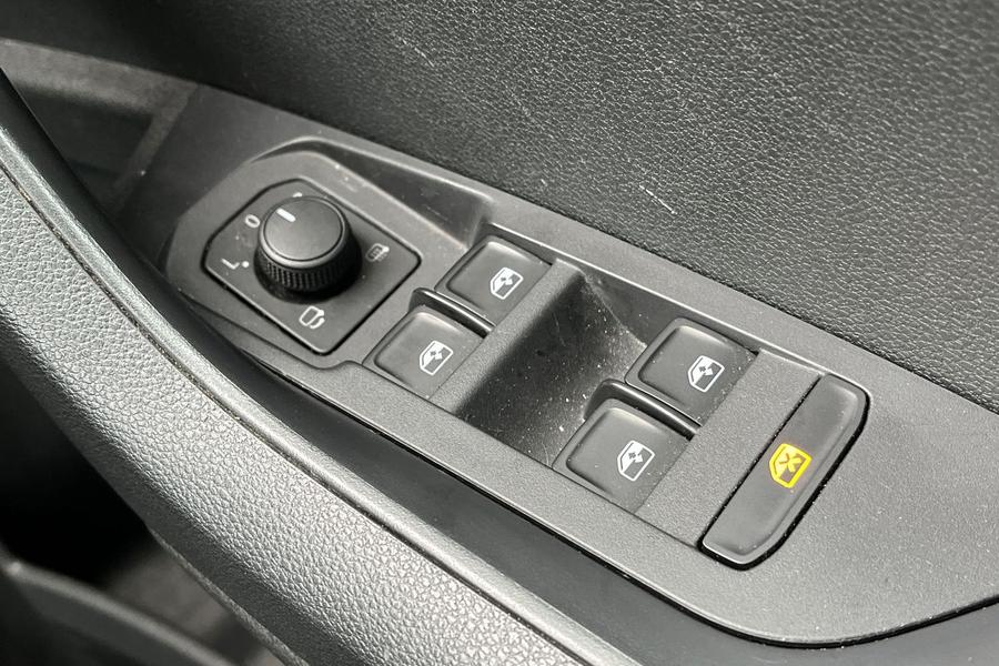 Skoda KAROQ Photo autoimg-5d2a18708c2c0df4f6ab3a1f89f1ecd8273cf7ad.jpg