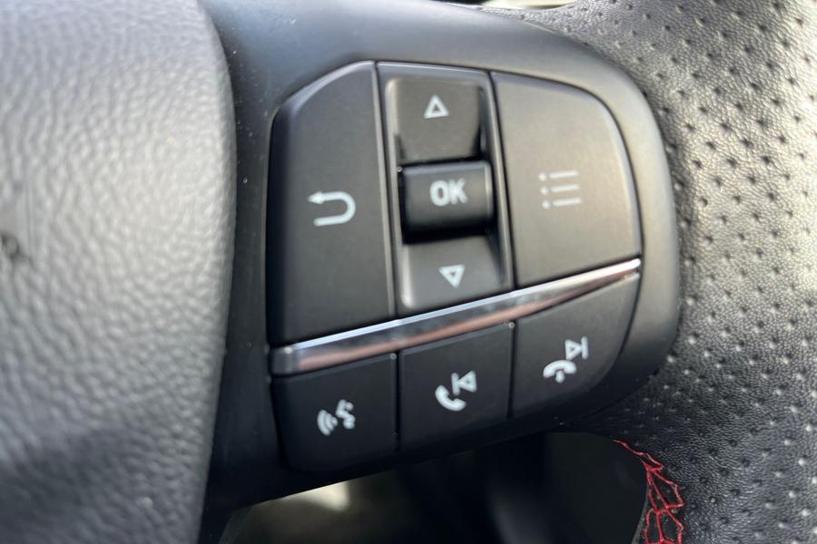 Ford Focus Photo autoimg-5d2b97e452bb3d0ec93bc109bfeafd7bb9520233.jpg