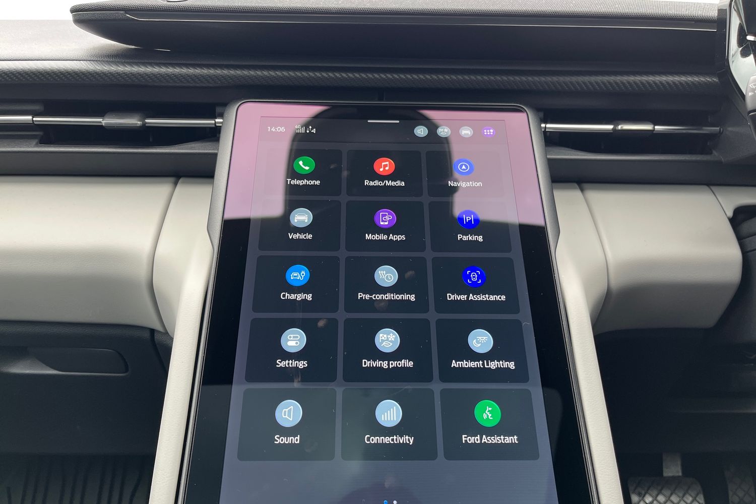 Ford EXPLORER Photo 27