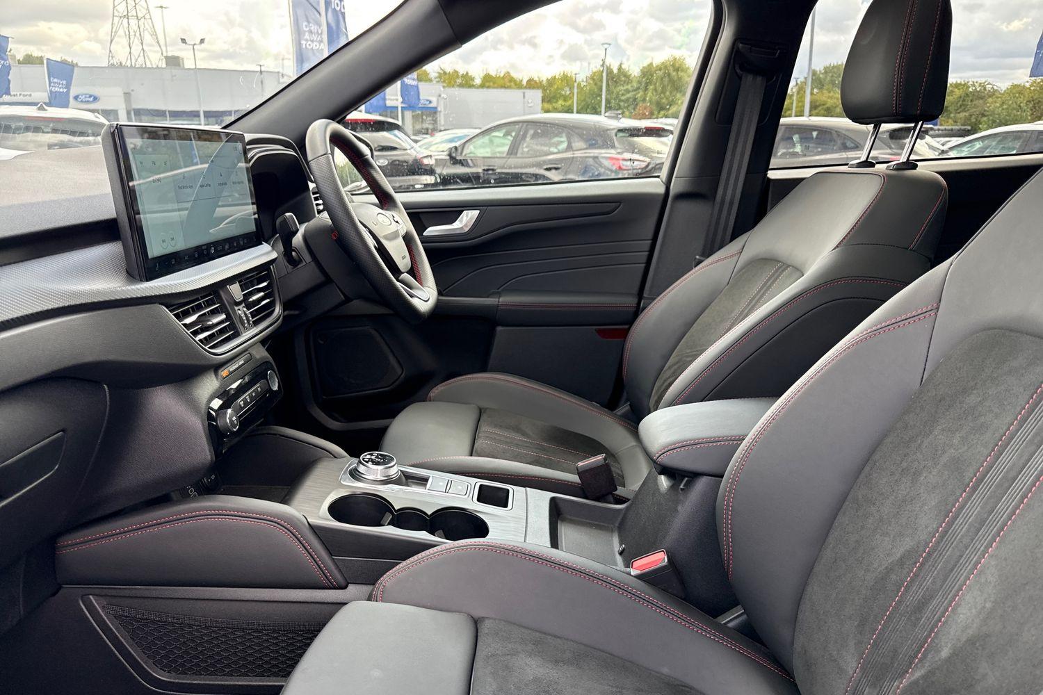 Ford KUGA Photo 18